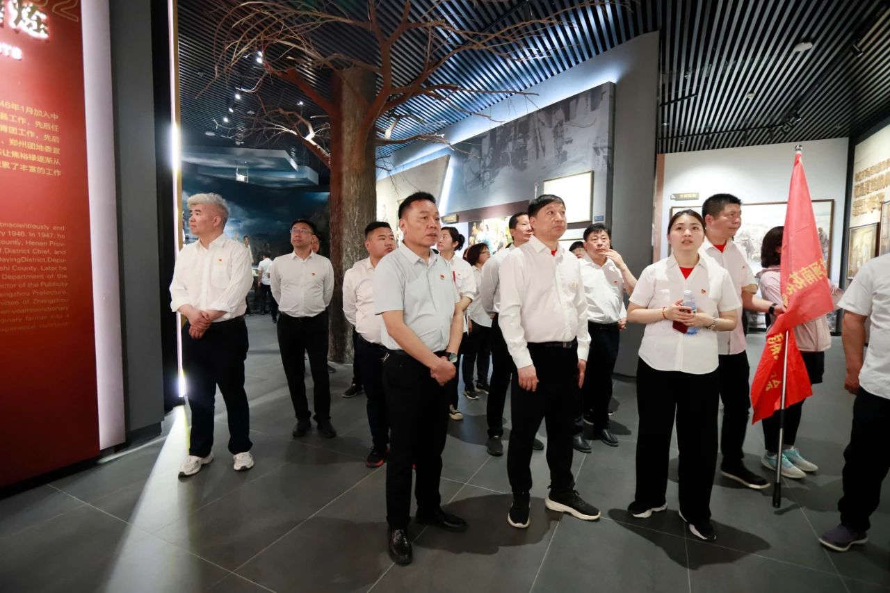 砥礪初心使命，汲取奮進力量丨花花牛乳業集團黨委組織開展學習“焦裕祿精神”主題黨日活動