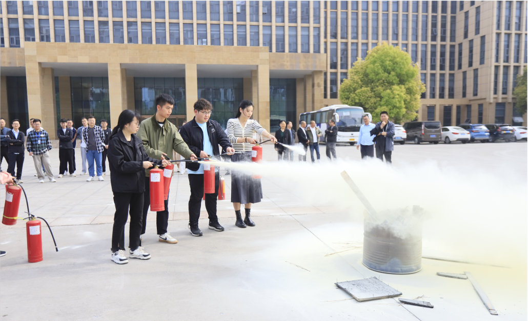 增強(qiáng)消防意識(shí)，筑牢安全底線丨花花牛乳業(yè)集團(tuán)組織消防應(yīng)急演練