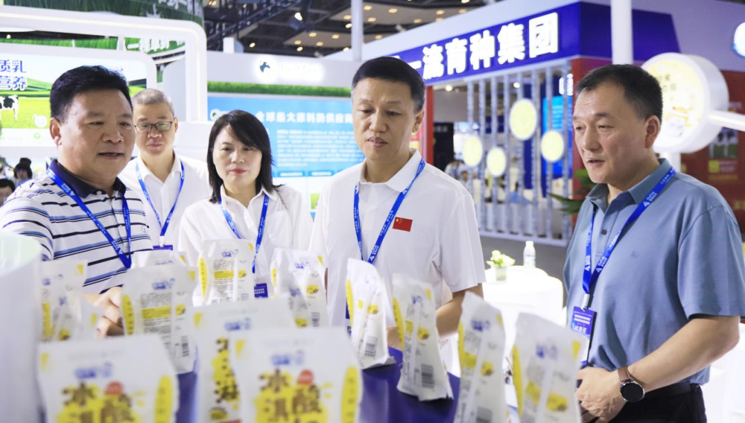 啟航新征程 點亮新賽道丨花花牛乳業集團參加第十四屆中國奶業大會暨D20峰會,榮獲“中國乳制品生產企業現代化等級5A級”評定殊榮 啟航新征程 點亮新賽道丨花花牛乳業集團參加第十四屆中國奶業大會暨D20峰會,榮獲“中國乳制品生產企業現代化等級5A級”評定殊榮