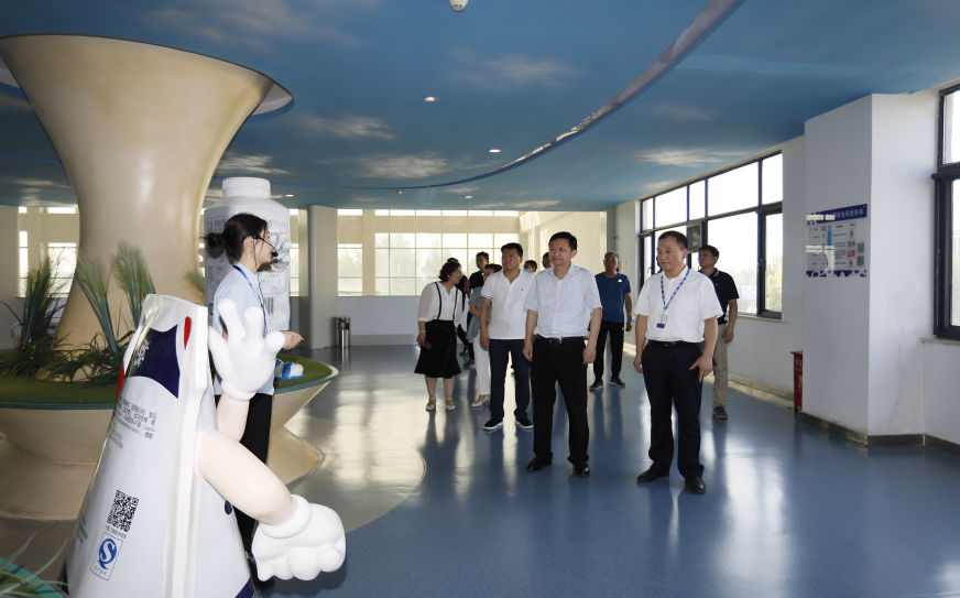 快訊|鄭州市二七區委副書記、區長虎榮鑫蒞臨河南花花牛乳業集團調研