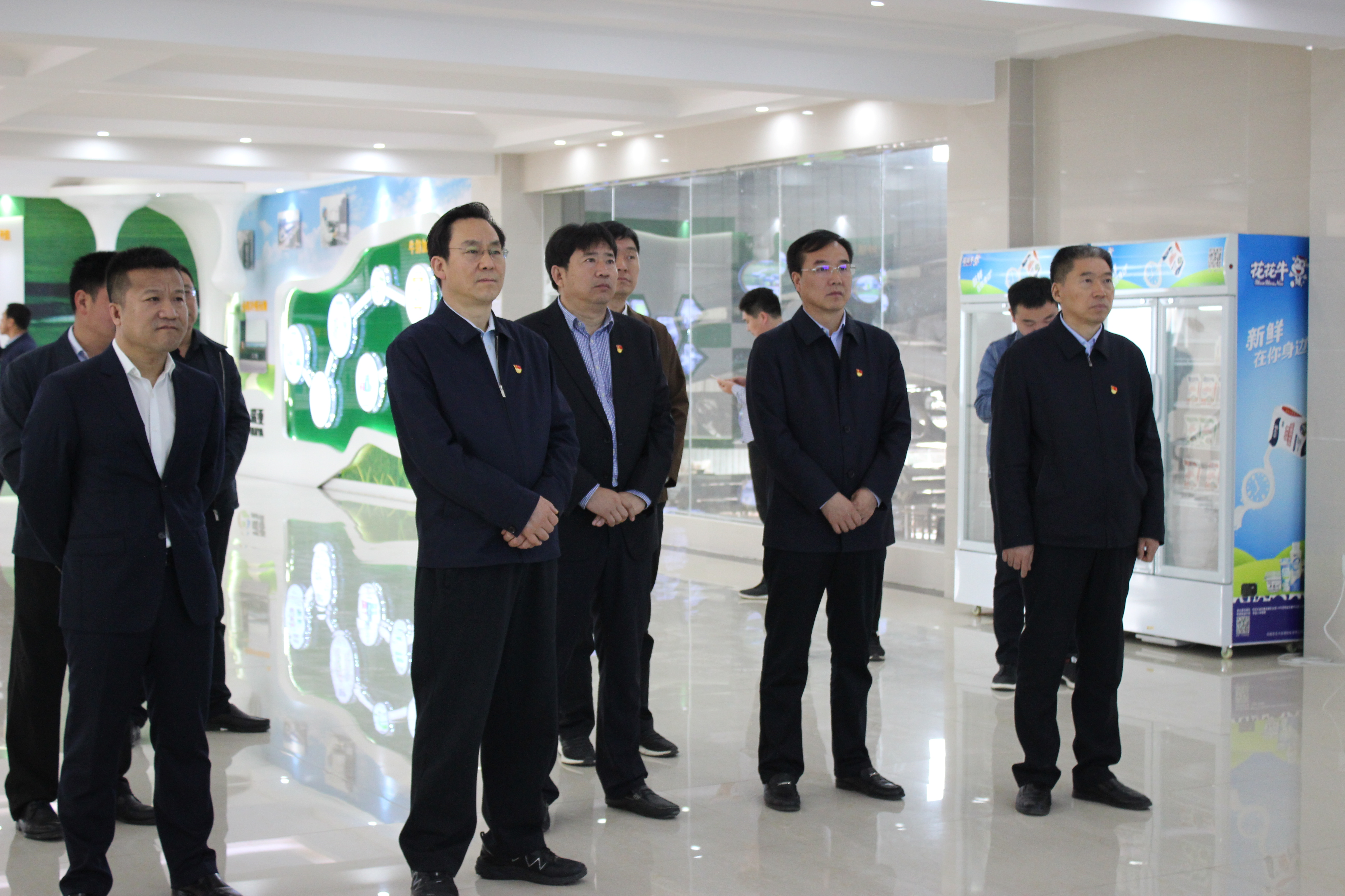 河南省委常委、組織部部長孔昌生 蒞臨河南花花牛集團魯山瑞亞牧業有限公司調研