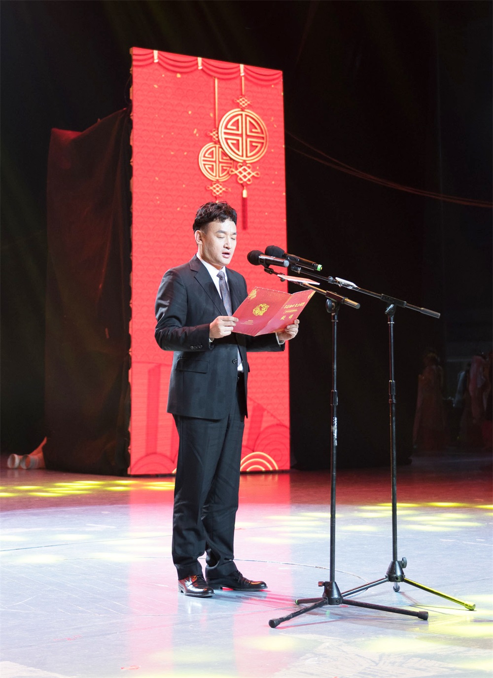 “不忘初心、聚力前行” 花花牛集團2018迎新春聯(lián)歡會隆重舉行
